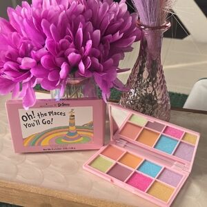 Revolution x Dr. Seuss Eyeshadow Palette - Vibrant Colors